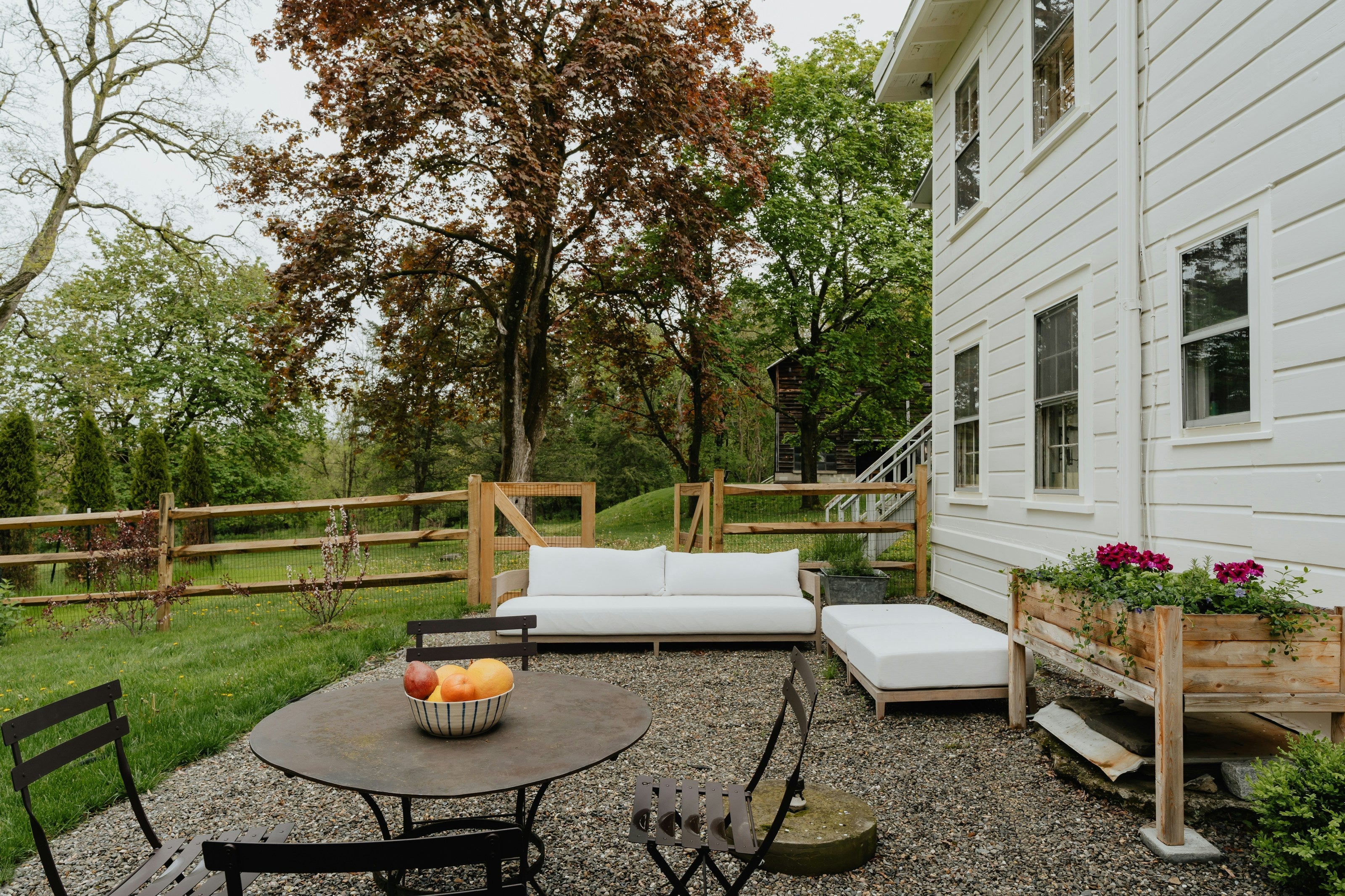 Yard & Outdoor Living